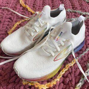 LIMITED EDITION Brooks Levitate Stealthfit 5